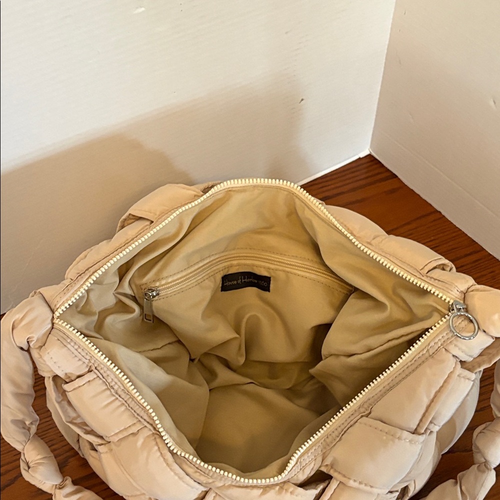 House of Harlow 1960 Beige Quilted Shoulder Bag - Picture 3 of 5